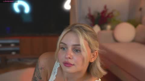 Evi online show from May 2, 2026, 8:08 am