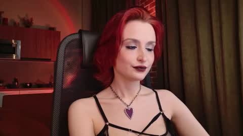 lunelucy online show from October 13, 2025, 6:41 pm