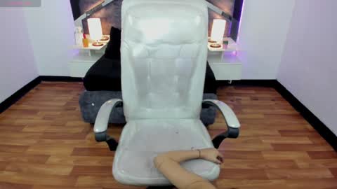 Snapshot of lunitaa18 chatting on February 6, 2025, 2:55 am V A L E R I A online show from February 6, 2025, 2:55 am