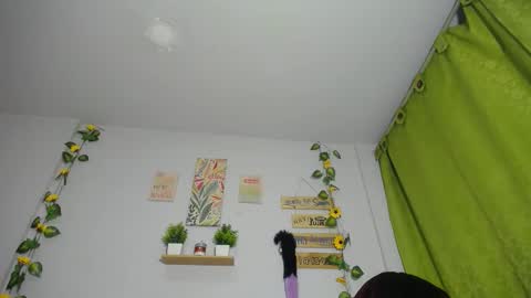 Snapshot of lunitaqueen_ chatting on November 25, 2025, 4:45 am Luna Tamara online show from November 25, 2025, 4:45 am