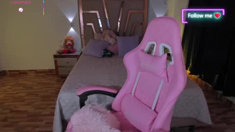 LUNA ROSE online show from April 9, 2026, 6:19 am