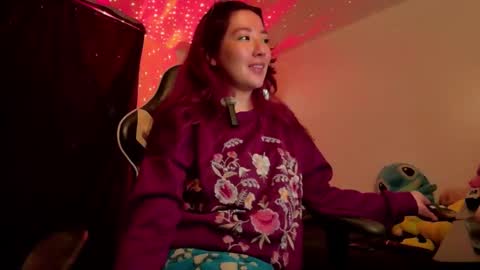 Snapshot of lunnaa1_ chatting on October 22, 2025, 5:30 am Luna online show from October 22, 2025, 5:30 am