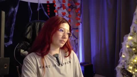 Snapshot of lunnaa1_ chatting on November 5, 2025, 2:44 am Luna online show from November 5, 2025, 2:44 am