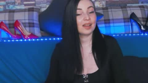 LunnaGray online show from April 3, 2026, 4:54 am