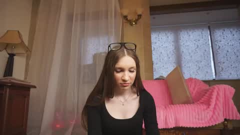 Luna online show from April 25, 2026, 3:20 pm