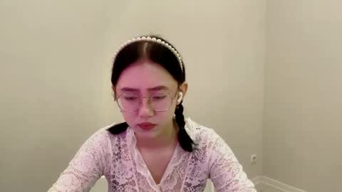 Roxie online show from May 13, 2026, 2:14 pm