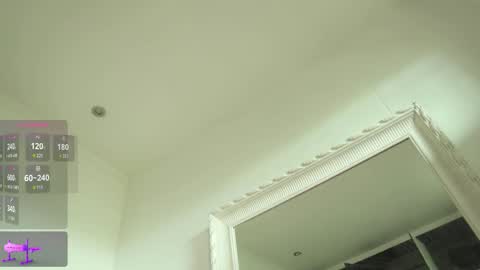 lusciouslipsxx online show from December 22, 2025, 7:05 am