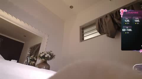 lusciouslipsxx online show from June 4, 2026, 4:07 am