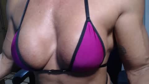Snapshot of lusexyhot chatting on January 8, 2025, 5:48 am lusexyhot online show from January 8, 2025, 5:48 am