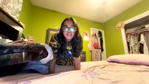 lushiemia online show from April 27, 2026, 4:43 am