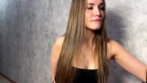 Mira online show from November 17, 2025, 8:36 pm