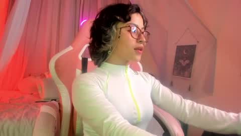 Snapshot of lusiana__ chatting on June 24, 2026, 4:22 am Luci online show from June 24, 2026, 4:22 am