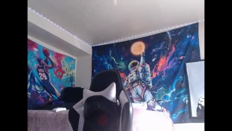 LUST online show from April 22, 2026, 9:38 pm