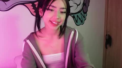 Snapshot of lustful_aprilx chatting on December 19, 2024, 5:18 am Valerie  April   online show from December 19, 2024, 5:18 am