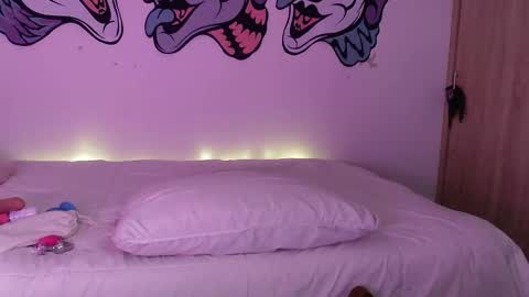 Snapshot of lustful_aprilx chatting on December 29, 2024, 3:33 am Valerie  April   online show from December 29, 2024, 3:33 am