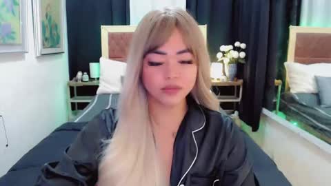 Snapshot of lustfuloffendertrina chatting on January 8, 2025, 10:26 am Trina online show from January 8, 2025, 10:26 am