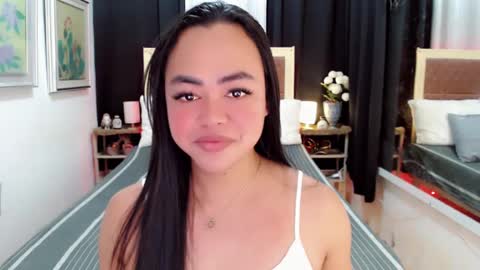 Snapshot of lustfuloffendertrina chatting on January 18, 2025, 1:41 am Trina online show from January 18, 2025, 1:41 am