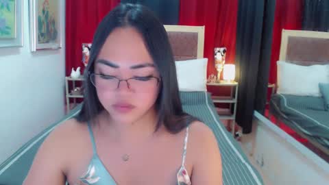 Snapshot of lustfuloffendertrina chatting on March 4, 2025, 10:46 am Trina online show from March 4, 2025, 10:46 am