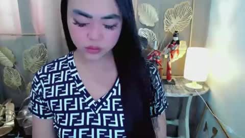 Trina online show from May 17, 2026, 1:58 am