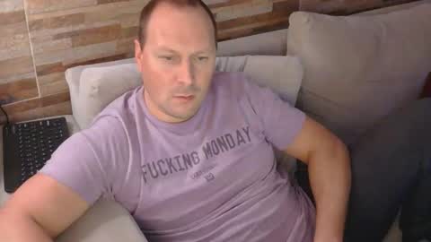 lustonfan online show from April 28, 2026, 2:38 am
