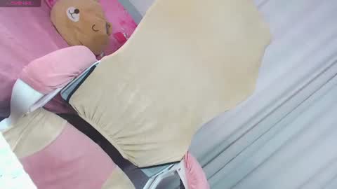 Snapshot of lustykeisha chatting on July 9, 2026, 1:31 am KEISHA - DONT FORGET TO FOLLOW ME AND GIVE ME THUMBS UP 3 online show from July 9, 2026, 1:31 am