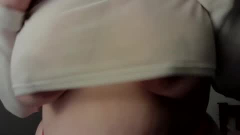 Snapshot of lustytits85 chatting on September 21, 2025, 1:24 pm lustytits85 online show from September 21, 2025, 1:24 pm