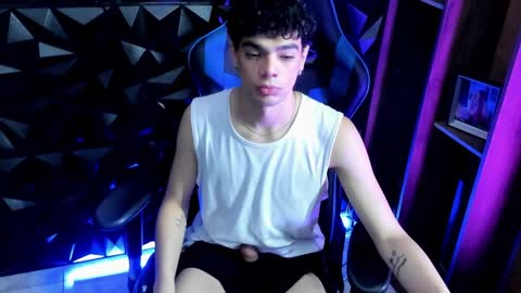 Snapshot of luuck_6 chatting on February 16, 2026, 7:43 pm luuck online show from February 16, 2026, 7:43 pm