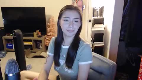 luvrxstarx online show from February 7, 2026, 1:42 am