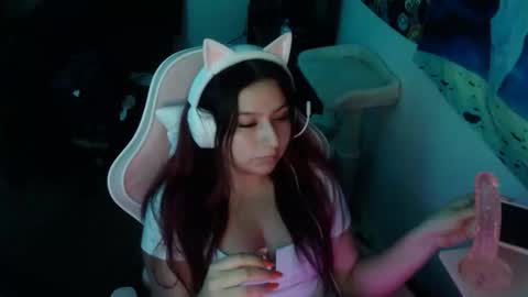 luvvespie online show from November 26, 2025, 10:44 pm