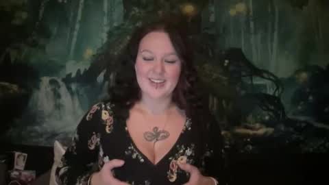 luvvvmia online show from October 17, 2025, 8:33 pm