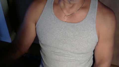 Snapshot of luvzjerkingoff chatting on September 18, 2025, 2:19 pm luvzjerkingoff online show from September 18, 2025, 2:19 pm