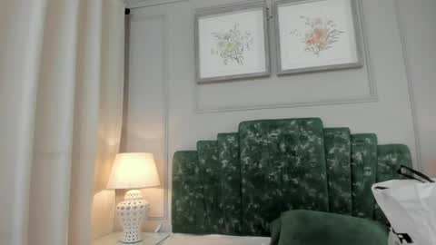 lux_bitchx online show from May 26, 2026, 3:13 am