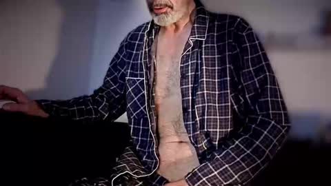 Snapshot of lux_dei chatting on October 19, 2025, 3:45 pm Im a   -  CAMGUY YOU  LIKE to FUCK online show from October 19, 2025, 3:45 pm