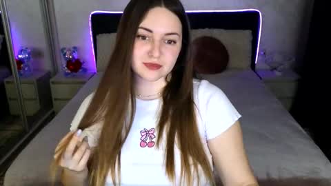 lux_lizz online show from March 5, 2026, 11:01 pm