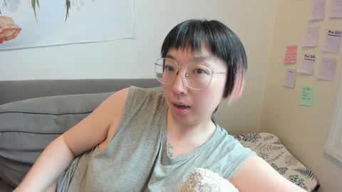 LuxGray online show from January 10, 2026, 4:42 pm