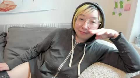 Snapshot of luxgray chatting on June 19, 2026, 7:50 pm LuxGray online show from June 19, 2026, 7:50 pm