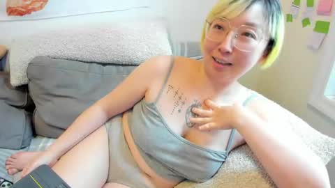 Snapshot of luxgray chatting on July 11, 2026, 1:36 pm LuxGray online show from July 11, 2026, 1:36 pm