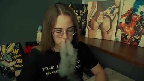 Snapshot of luxie_queen chatting on September 25, 2025, 12:20 pm Katie online show from September 25, 2025, 12:20 pm