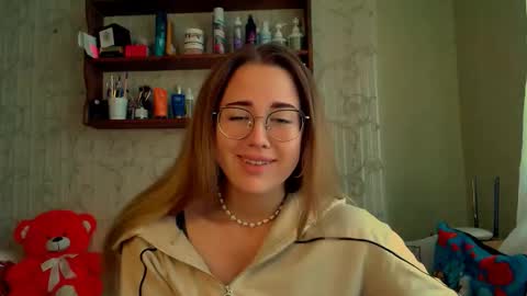 Snapshot of luxie_queen chatting on October 10, 2025, 8:02 am Katie online show from October 10, 2025, 8:02 am