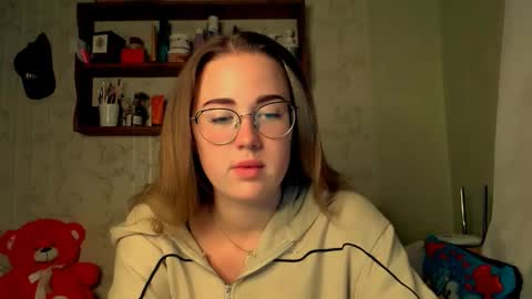 Snapshot of luxie_queen chatting on October 12, 2025, 3:55 pm Katie online show from October 12, 2025, 3:55 pm