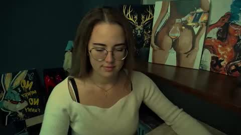 Snapshot of luxie_queen chatting on October 29, 2025, 1:35 pm Katie online show from October 29, 2025, 1:35 pm