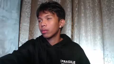 Snapshot of luxirfy_xx chatting on October 11, 2025, 4:49 pm luxirfy online show from October 11, 2025, 4:49 pm