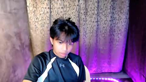 Snapshot of luxirfy_xx chatting on November 16, 2025, 4:23 pm luxirfy online show from November 16, 2025, 4:23 pm