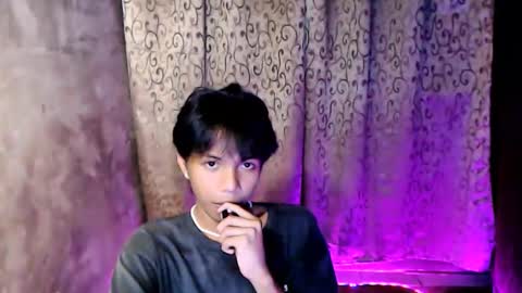 Snapshot of luxirfy_xx chatting on November 17, 2025, 5:41 pm luxirfy online show from November 17, 2025, 5:41 pm