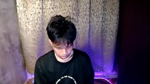 Snapshot of luxirfy_xx chatting on November 25, 2025, 5:24 pm luxirfy online show from November 25, 2025, 5:24 pm