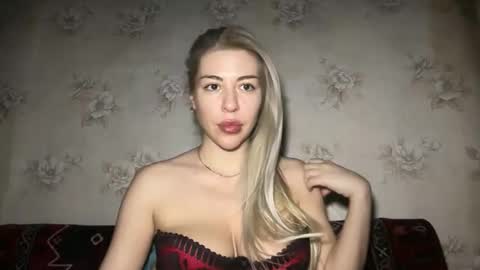 LuxSonyaStar online show from February 9, 2026, 1:15 pm