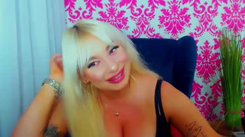 Snapshot of luxuriaaa chatting on December 6, 2024, 3:22 pm Luxuriaa online show from December 6, 2024, 3:22 pm
