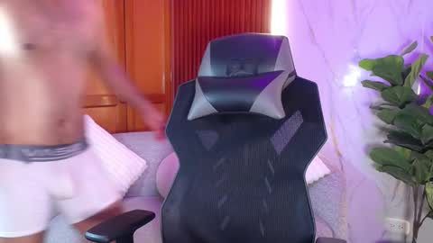 Snapshot of luxurycoupl chatting on October 8, 2025, 2:31 am Lesly And Arnold online show from October 8, 2025, 2:31 am