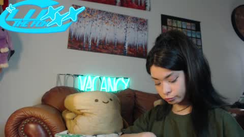 LuxxxTheFox online show from January 24, 2025, 1:13 am