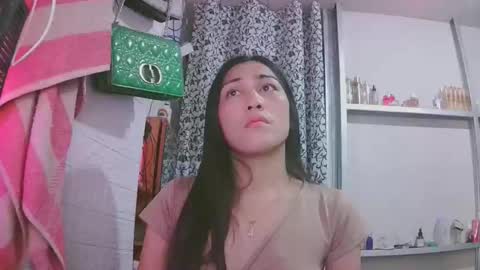 Snapshot of luxy27 chatting on October 27, 2025, 3:21 am nikke online show from October 27, 2025, 3:21 am